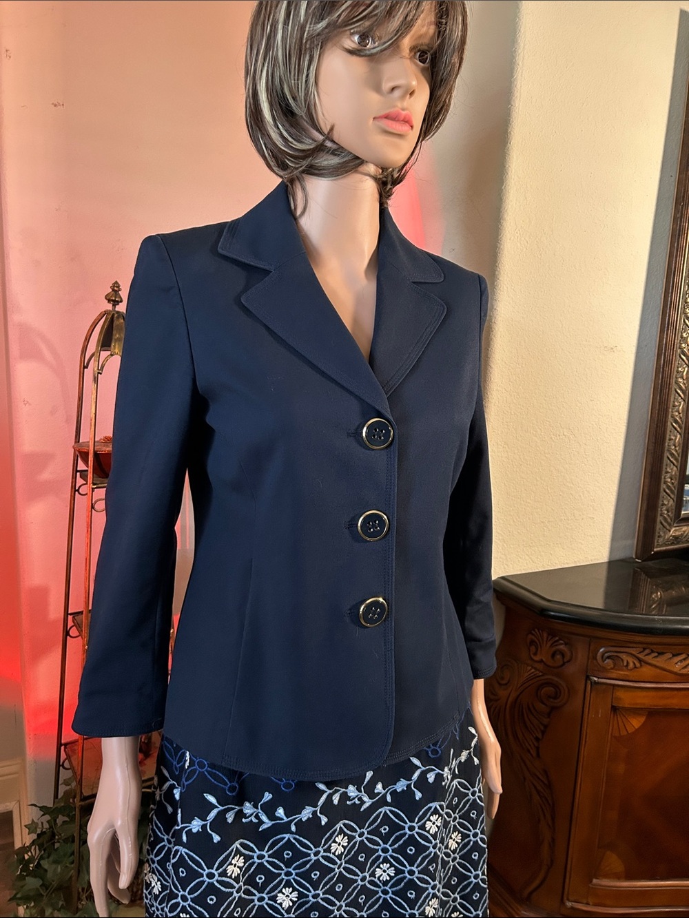 Women's Navy Single-Breasted Tailored Blazer